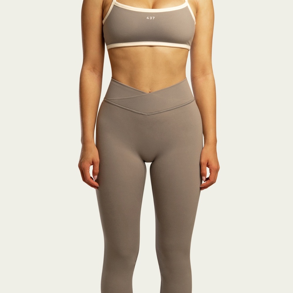 437 V legging clay mask